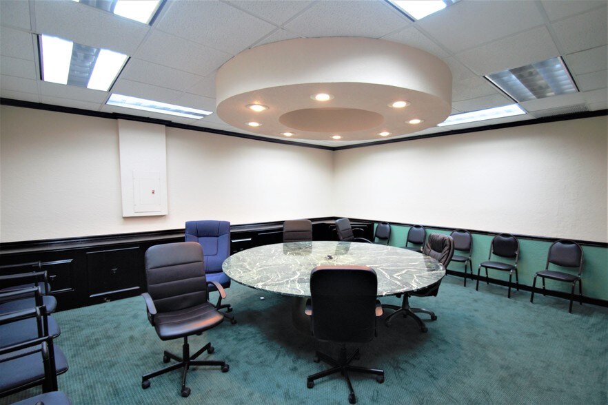 More Photos Of 2701 W Oakland Park Blvd, Oakland Park Office For Sale