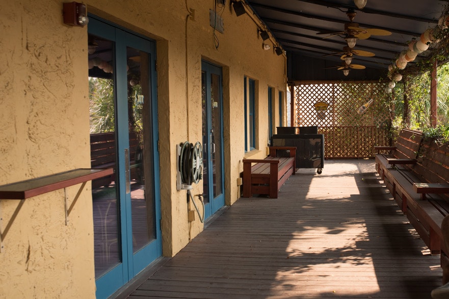 More Photos Of 17-25 S J St, Lake Worth Restaurant For Sale