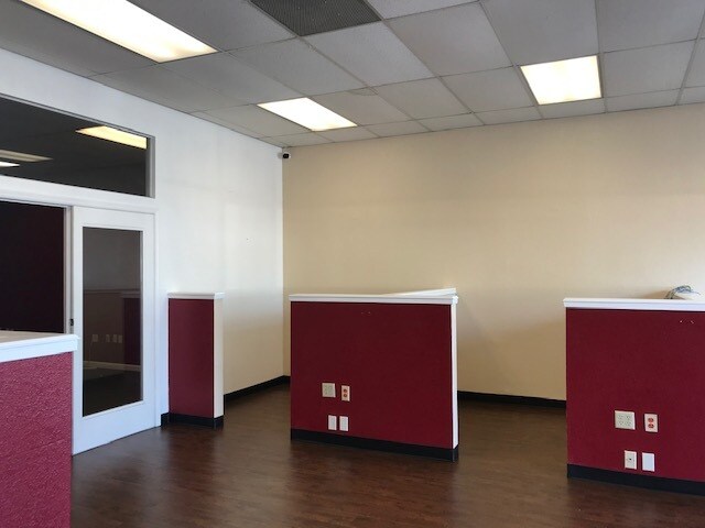 More Photos Of 2525-2533 Fulton Ave, Sacramento Convenience Store For Lease