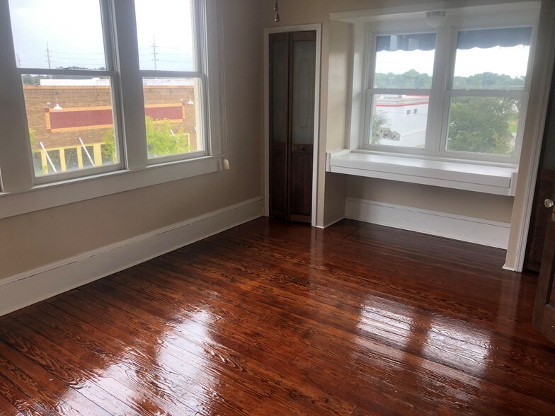 More Photos Of 15-17 E Magnolia Ave, Eustis Office For Lease