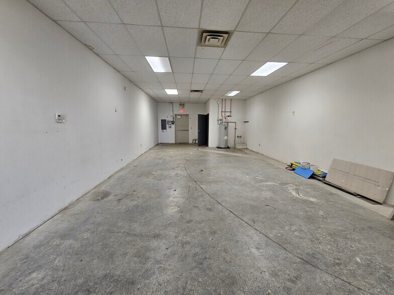 More Photos Of 4100-4130 Wilder Rd, Bay City Storefront For Lease