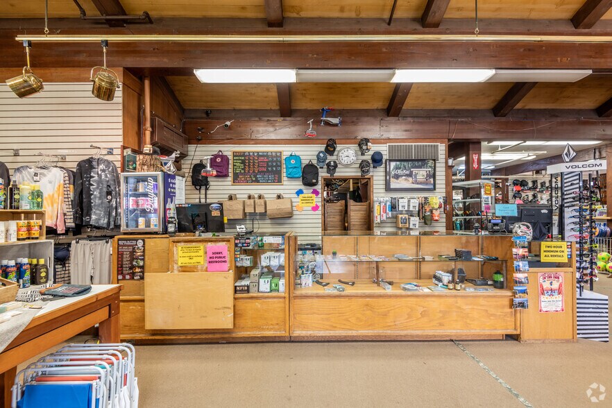 More Photos Of 170 N Lake Blvd, Tahoe City Storefront For Lease