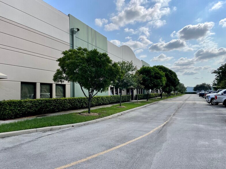 More Photos Of 73 SW 12th Ave, Dania Beach Warehouse For Sale