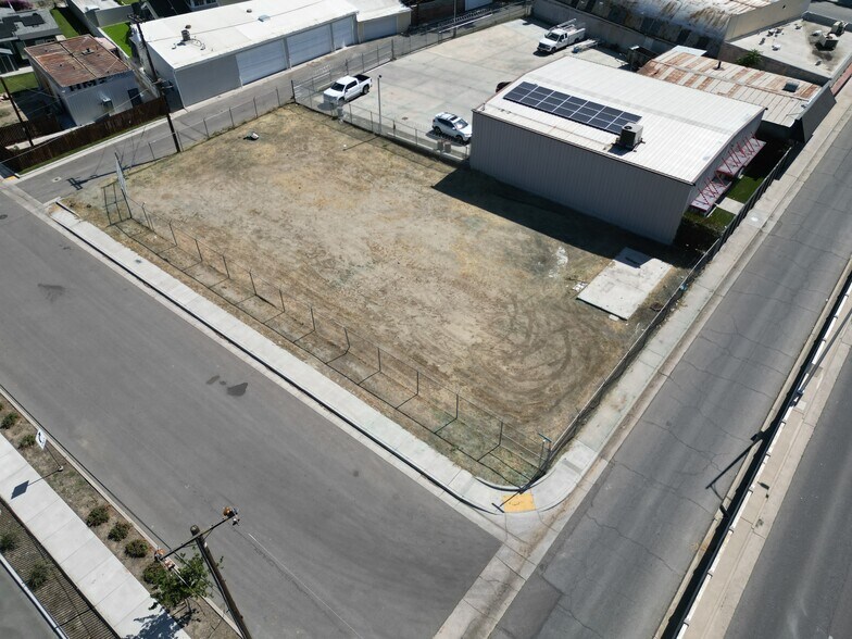 More Photos Of 200 Truxtun ave, Bakersfield Land For Lease