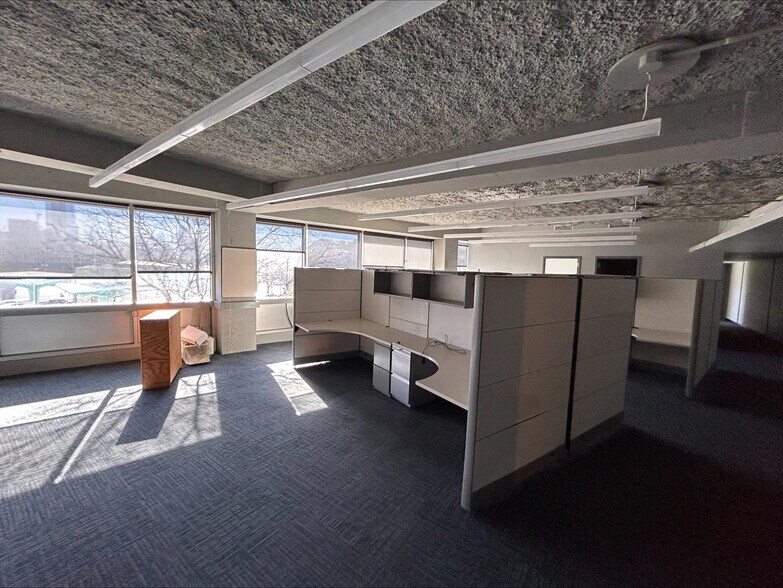 More Photos Of 500 W Martin Luther King Blvd, Austin Office For Sale
