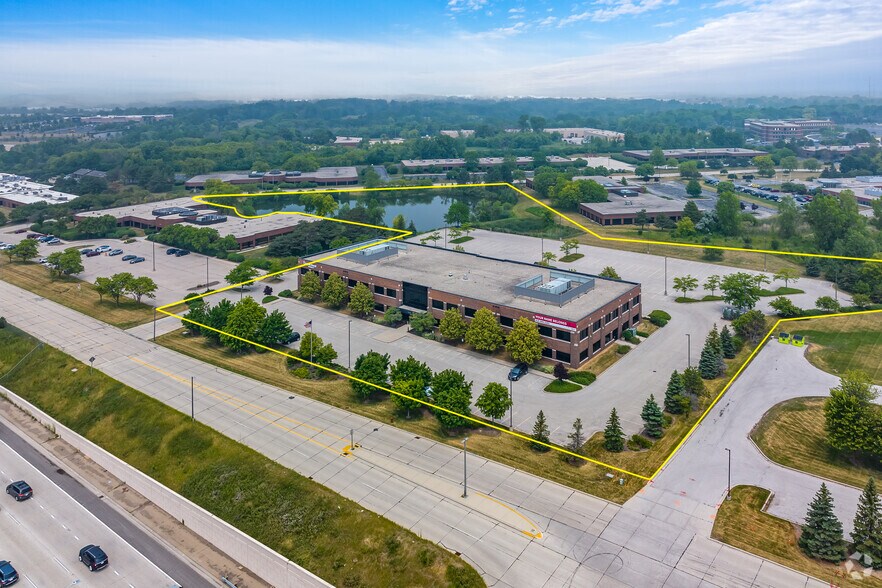 More Photos Of 11800 W Park Pl, Milwaukee Office For Lease