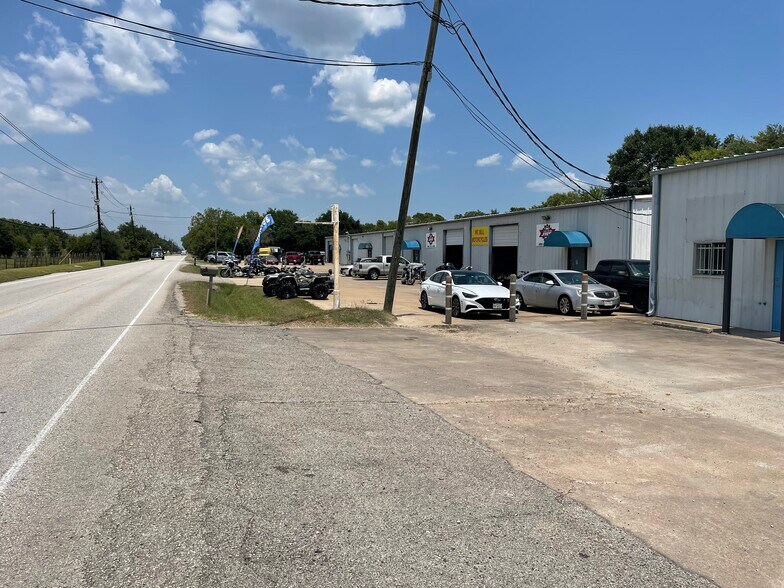 More Photos Of 1120-1132 County Road 129, Alvin Warehouse For Sale