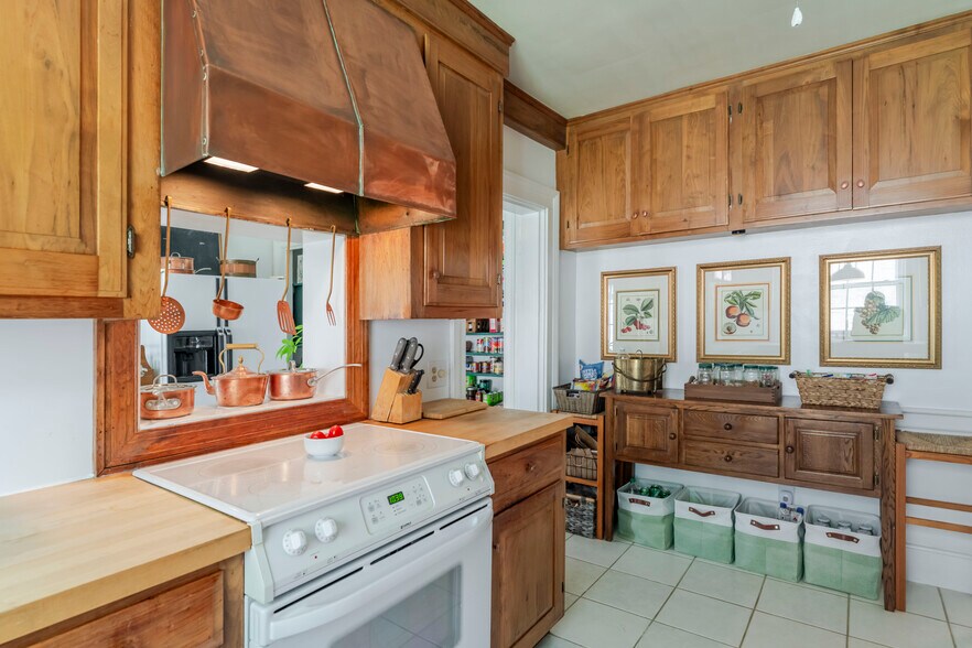 More Photos Of 610 New Hope Rd, Staunton Specialty For Sale