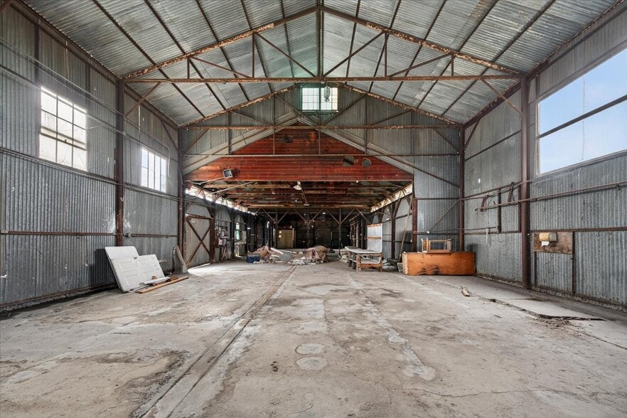 More Photos Of 749 N Plano St, Porterville Warehouse For Sale