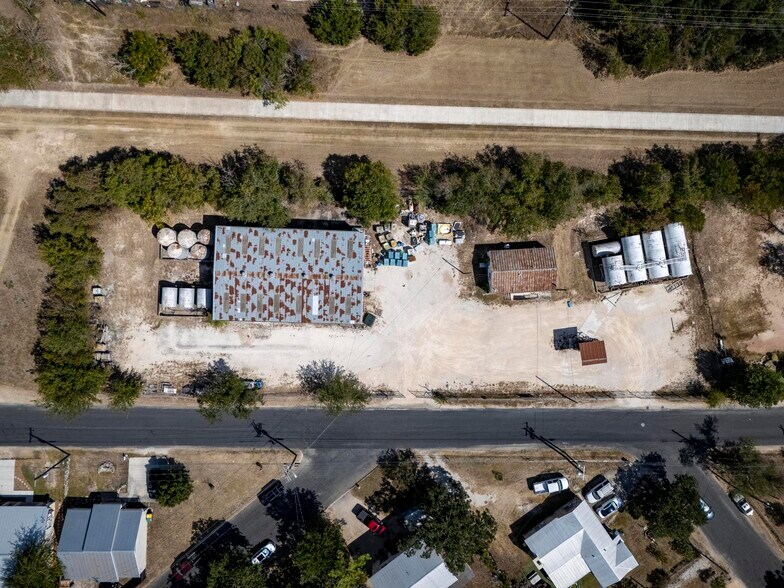 More Photos Of 303 Ebner St, Boerne Flex For Sale