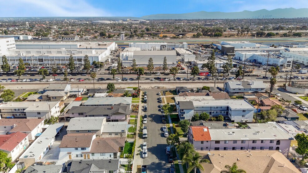 More Photos Of 12527 Cranbrook Ave, Hawthorne Apartments For Sale