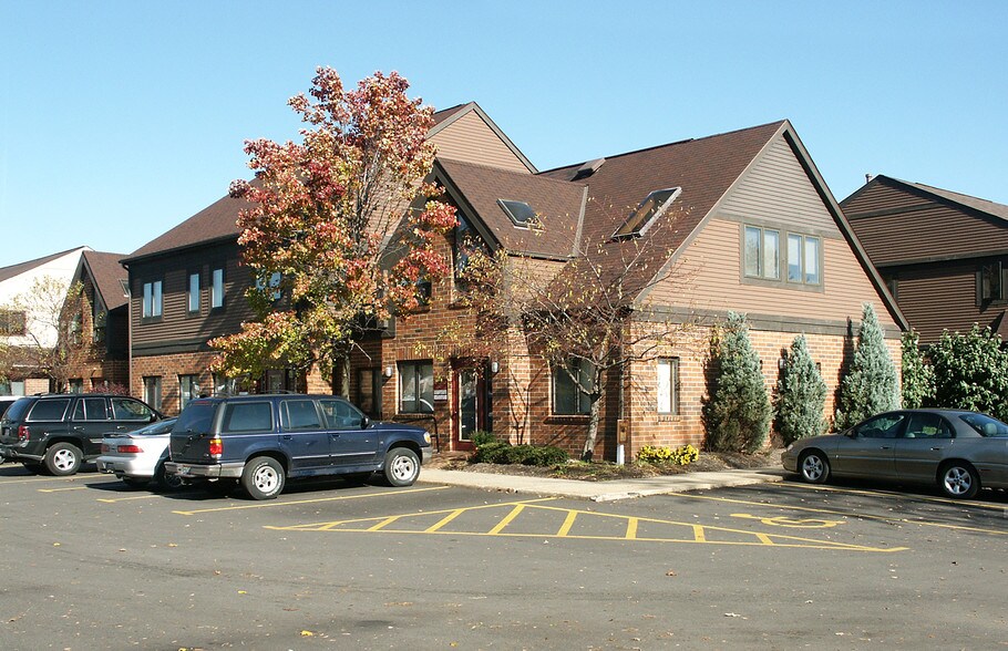 More Photos Of 6200 Som Center Rd, Solon Unknown For Lease