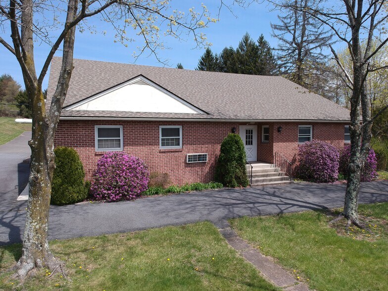 More Photos Of 780 Claremont Ave, Tamaqua Office For Sale