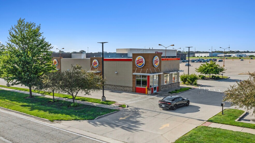 More Photos Of 1351 S Dirksen Pky, Springfield Fast Food For Sale