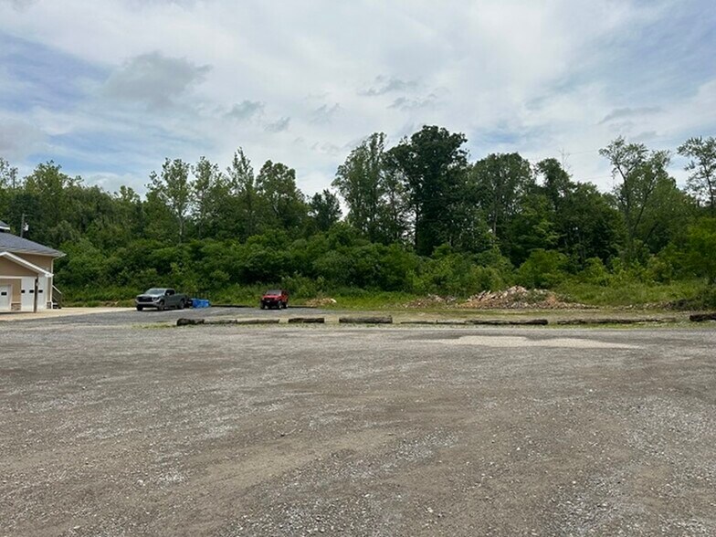 More Photos Of 429 Fairchance Rd., Morgantown Warehouse For Lease