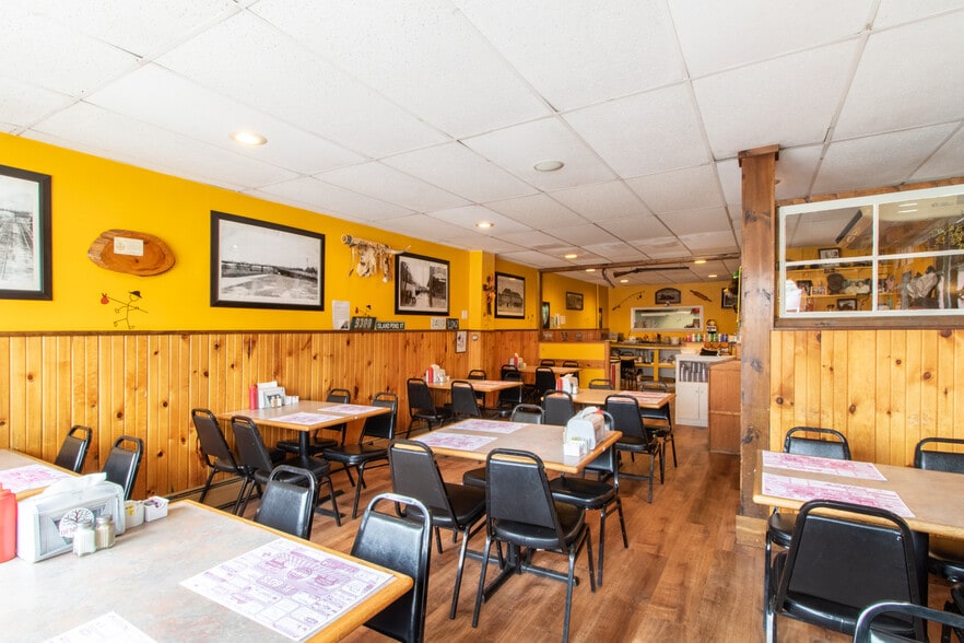 More Photos Of 18 Cross St, Brighton Restaurant For Sale