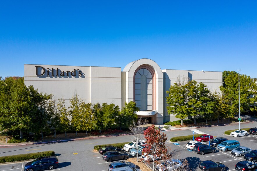 More Photos Of 1000 N Point Cir, Alpharetta Coworking Space