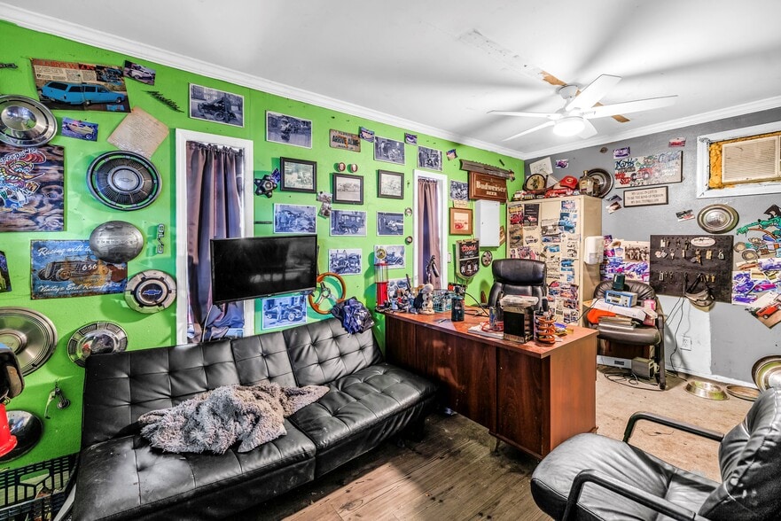 More Photos Of 4245 118th Ave N, Clearwater Warehouse For Sale