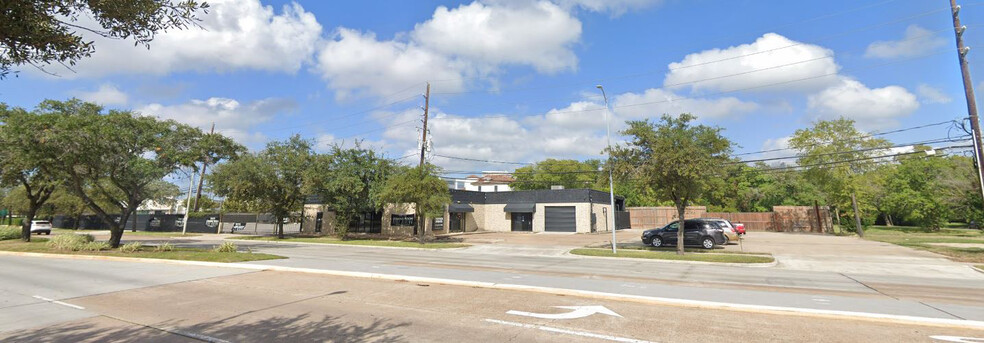 Primary Photo Of 5524 Richmond Ave, Houston General Retail For Lease