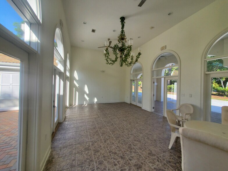 More Photos Of 3375 W County Highway 30A, Santa Rosa Beach Restaurant For Lease