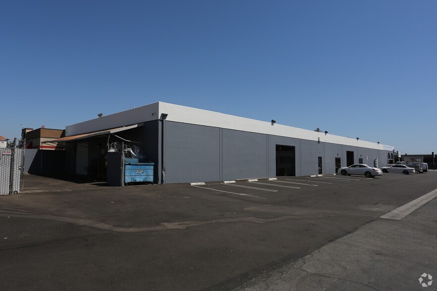 More Photos Of 1907-1911 E Ball Rd, Anaheim Warehouse For Lease