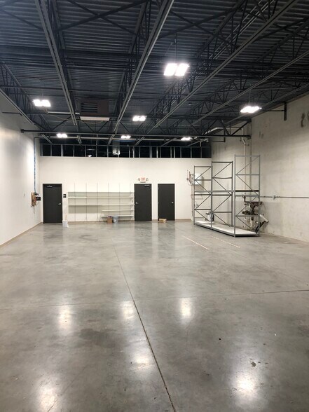 More Photos Of 1000 Taylor Station Rd, Gahanna Light Distribution For Lease