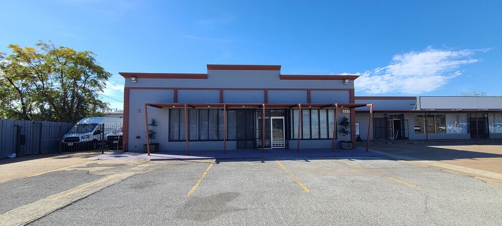 More Photos Of 5520 Military Pky, Dallas Industrial For Sale