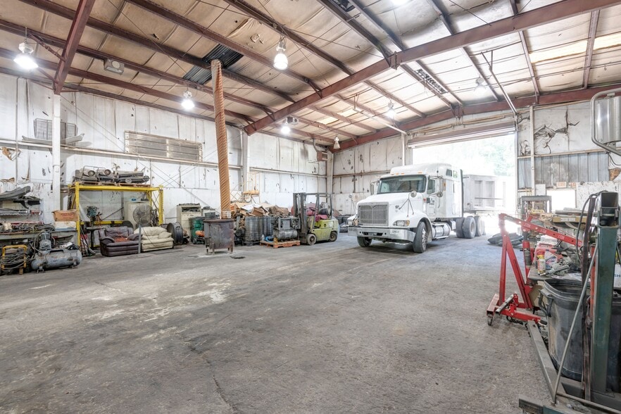 More Photos Of 4624 Powder Springs Dallas Rd, Powder Springs Warehouse For Sale