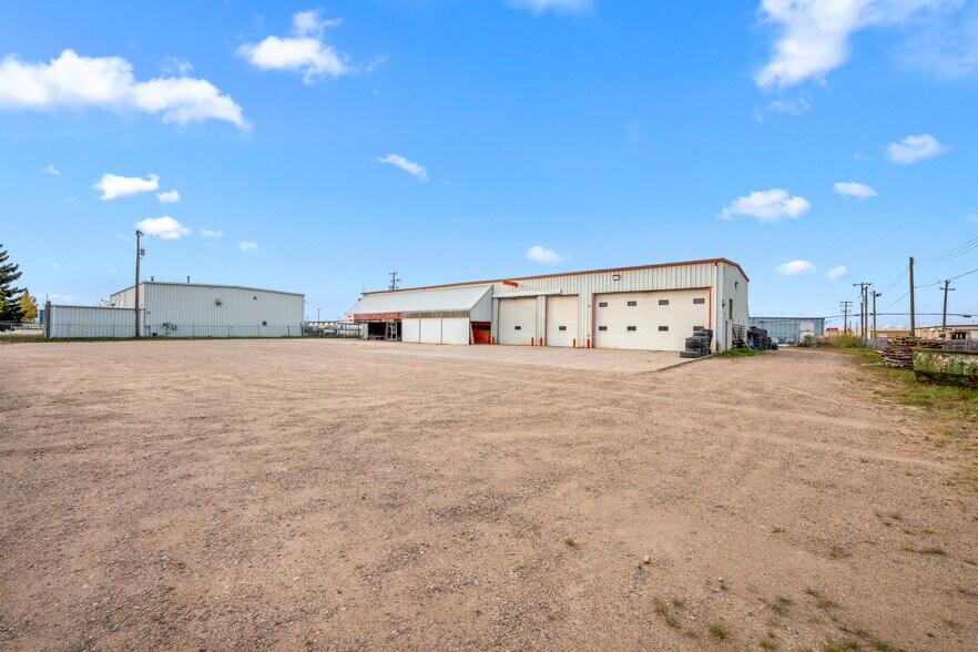 More Photos Of 5114 62 St, Lloydminster Warehouse For Sale