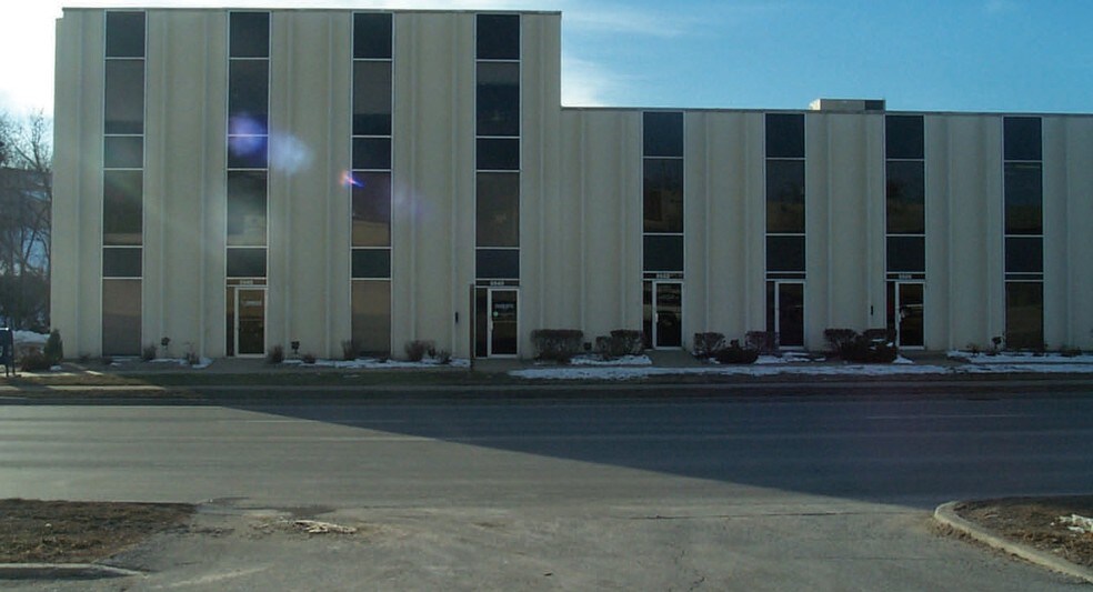 More Photos Of 5520-5542 Raytown Rd, Raytown Light Manufacturing For Lease