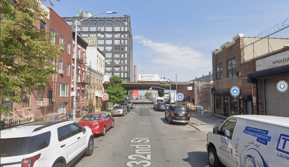 More Photos Of 121 32nd St, Brooklyn Service For Sale