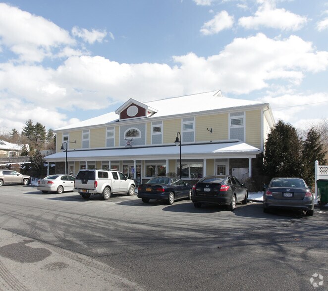 More Photos Of 4246 Albany Post Rd, Hyde Park Unknown For Lease