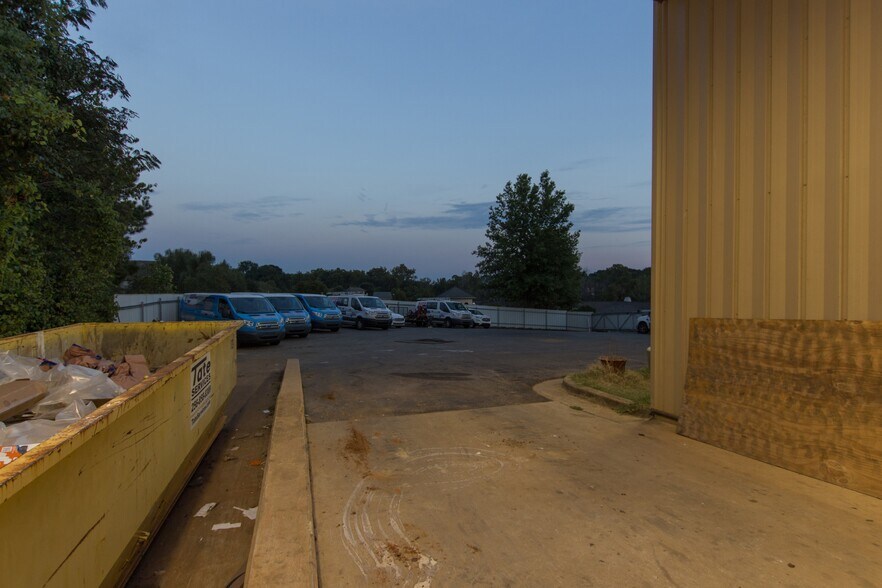 More Photos Of 1435 Paramount Dr, Huntsville Freestanding For Sale