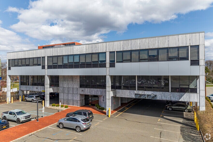 More Photos Of 370 W Passaic St, Rochelle Park Office For Sale