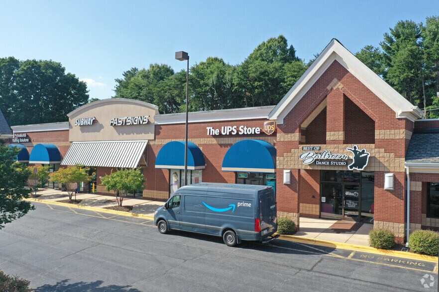 More Photos Of 500-692 Hanes Mall Blvd, Winston-Salem Unknown For Lease