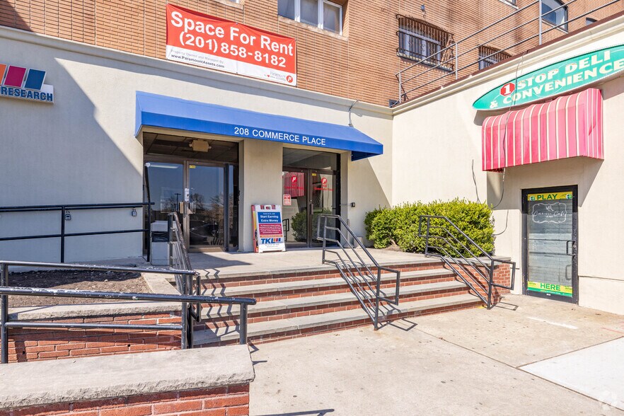 More Photos Of 208-214 Commerce Pl, Elizabeth Office For Lease