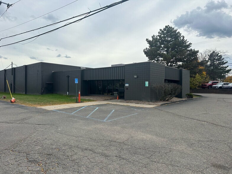 Primary Photo Of 2382-2388 Franklin Rd, Bloomfield Hills Warehouse For Lease