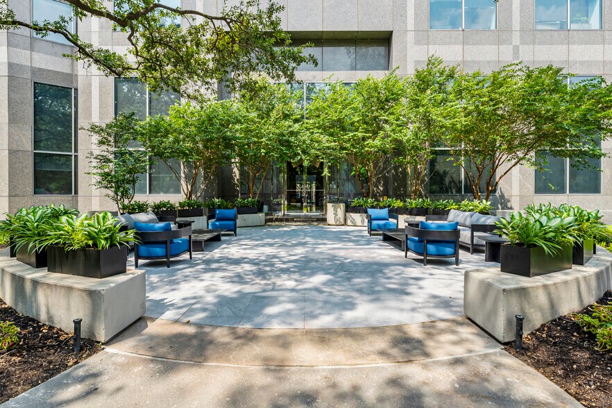 More Photos Of 5847 San Felipe St, Houston Office For Lease