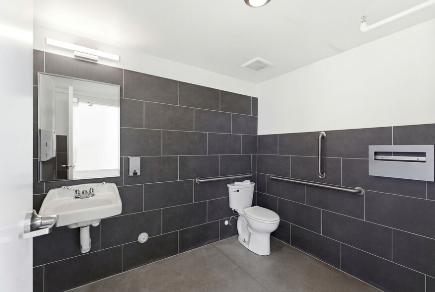 More Photos Of Phase One Unit #6, 1922 US-40 Hwy, Heber City Light Distribution For Sale