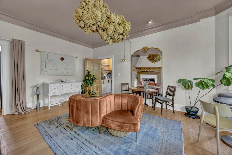 More Photos Of 118 S 4th St, Wilmington Hospitality For Sale