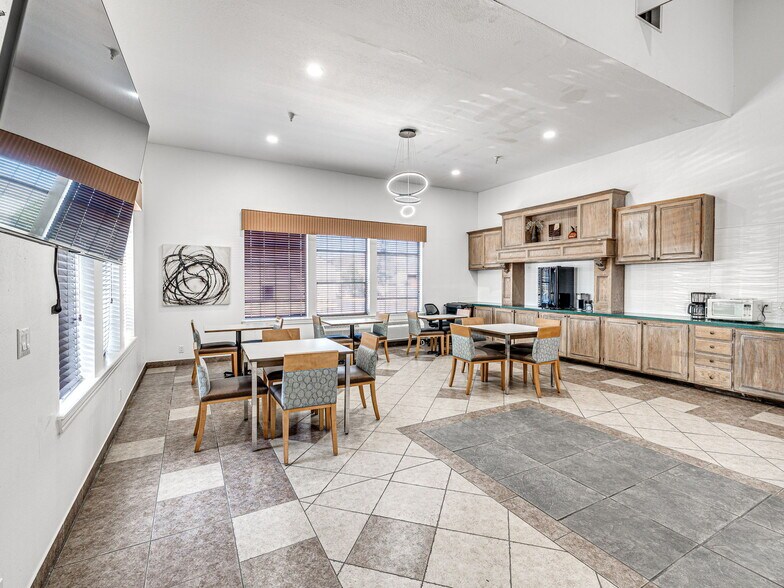 More Photos Of 3211 S 79th East Ave, Tulsa Apartments For Sale