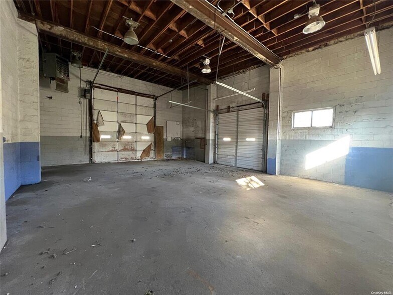 More Photos Of 6 Chadwick St, Glen Cove Specialty For Lease