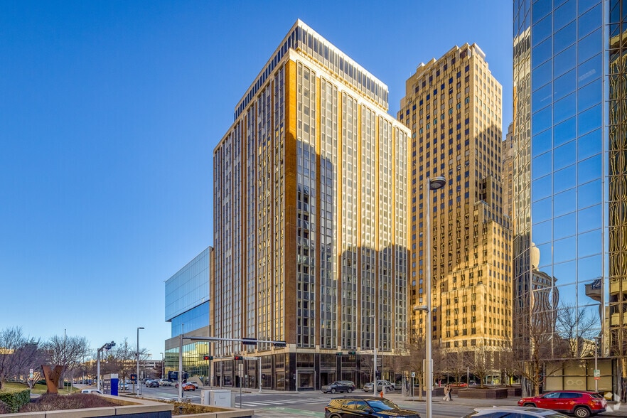 More Photos Of 250 N Robinson Ave, Oklahoma City Office For Sale