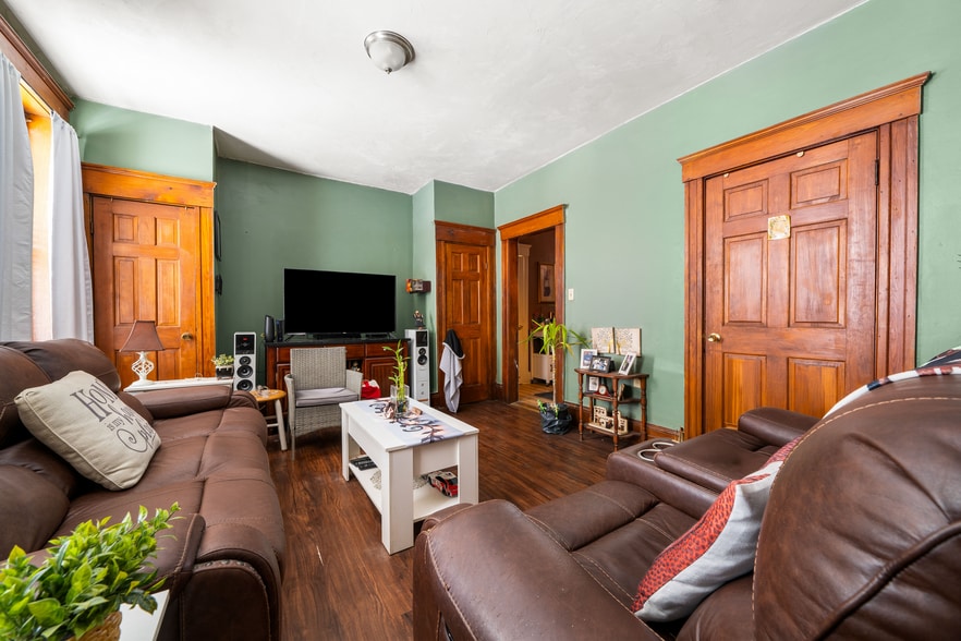 More Photos Of 70-72 Russell Street, Worcester Apartments For Sale