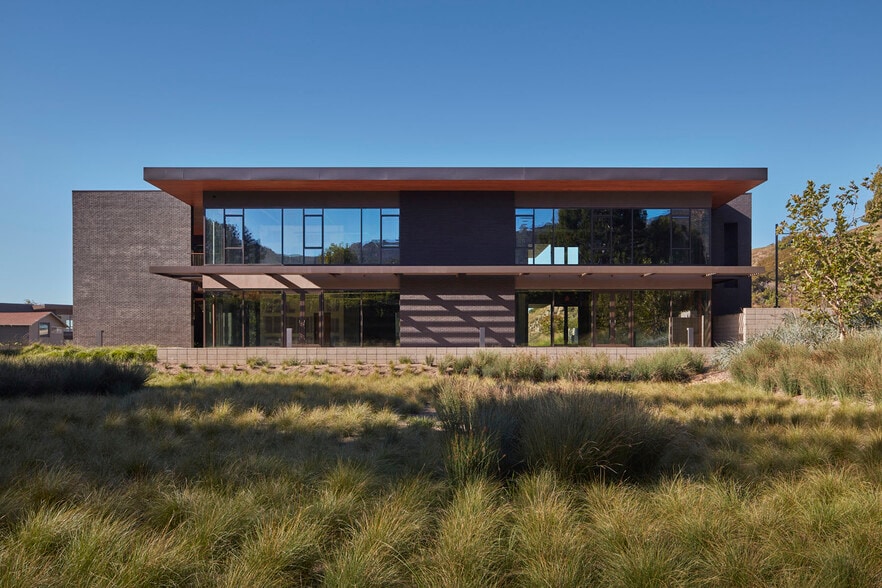 More Photos Of 23465 Civic Center Way, Malibu Unknown For Lease