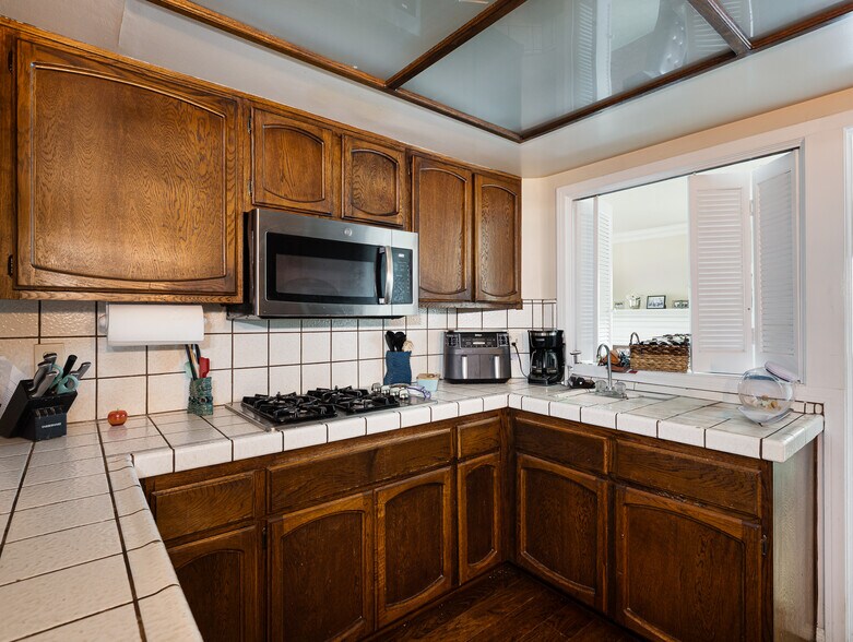 More Photos Of 426 E Imperial Ave, El Segundo Apartments For Sale