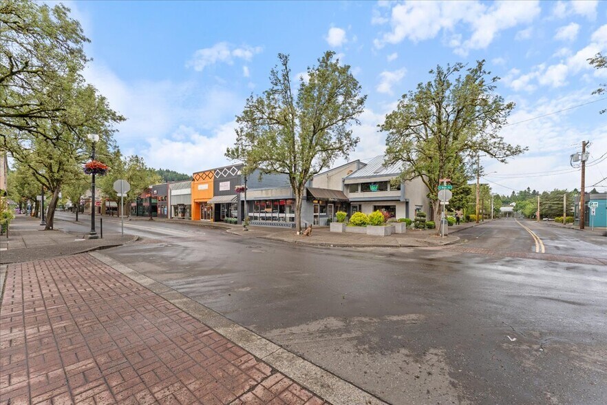 Primary Photo Of 10 NW 3rd St, Gresham Storefront Retail Office For Lease