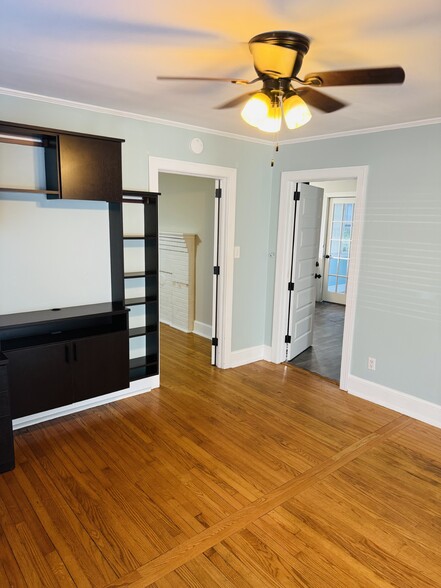 More Photos Of 202 W Chatham St, Apex Office For Sale