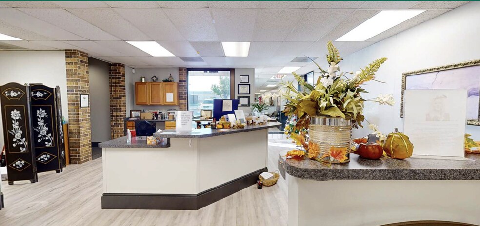 More Photos Of 1212 S Air Depot Blvd, Oklahoma City Office For Sale