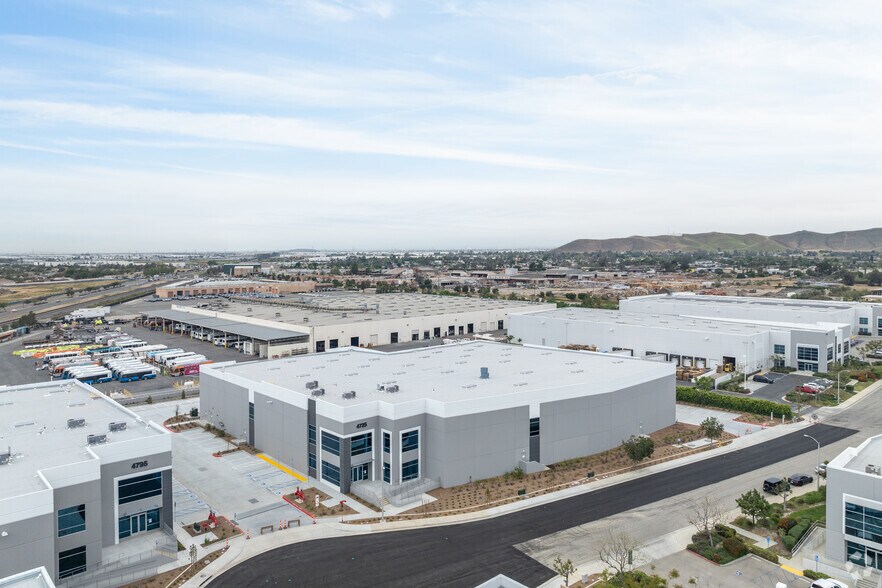 More Photos Of 4725 Troy Ct, Jurupa Valley Manufacturing For Sale